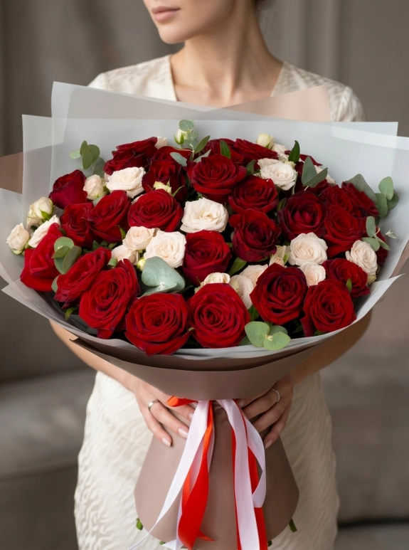 29 Kırmızı Gül Ve 12 Beyaz Gül Buketi